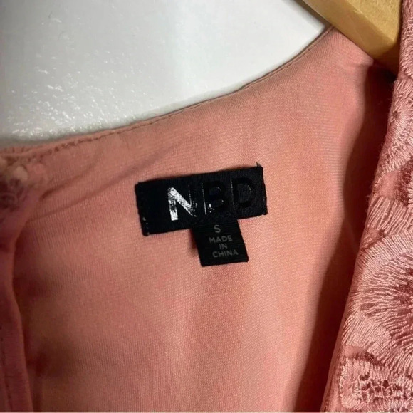 NBD Revolve Faith Floral Lace Embroidered Pink Lace Mini Dress Size Small - Picture 6 of 9